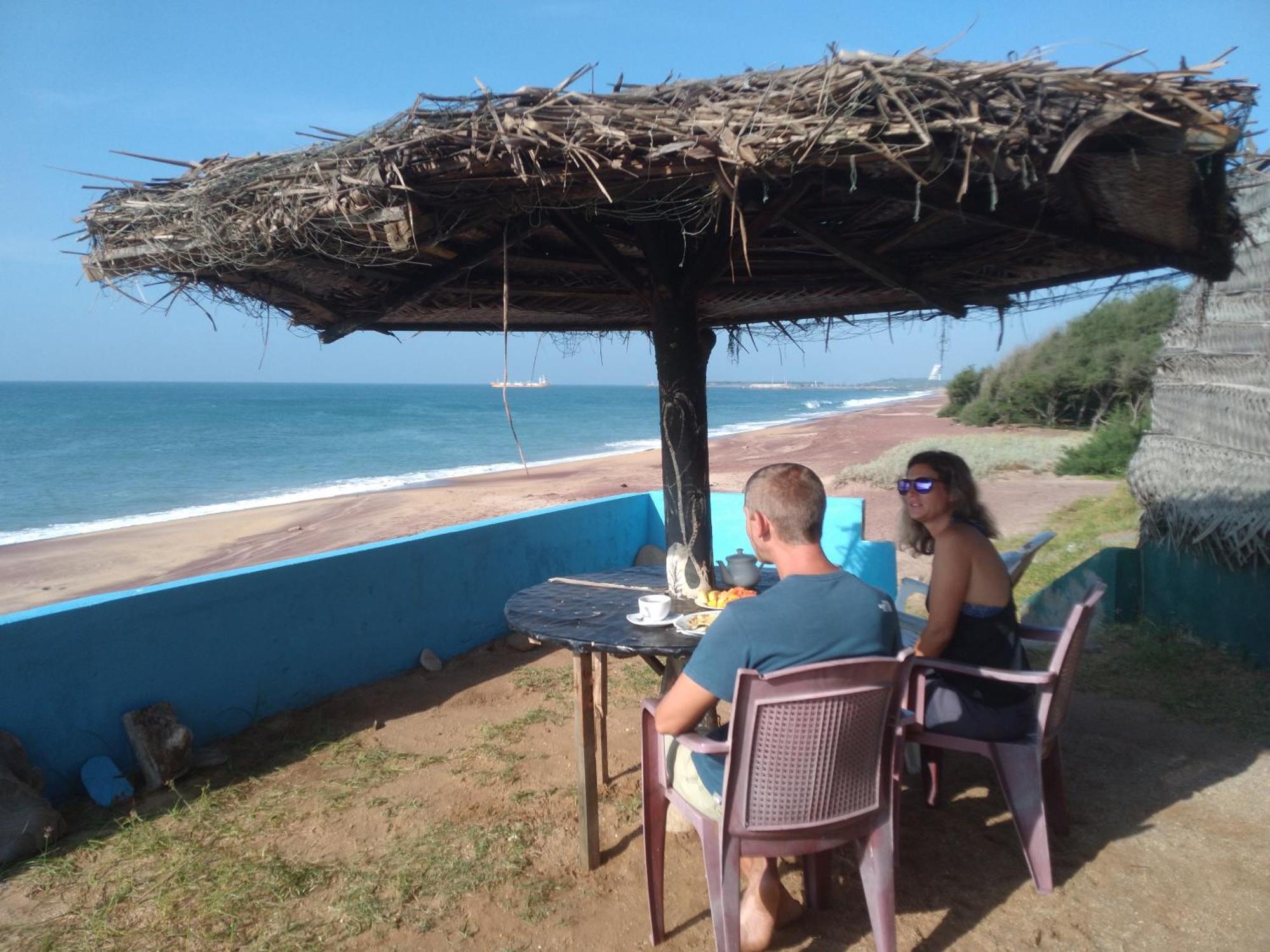 Happy Beach Safari Retreat Хамбантота Экстерьер фото