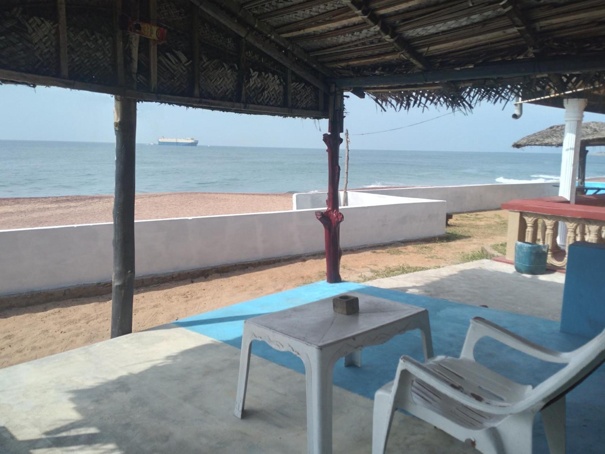 Happy Beach Safari Retreat Хамбантота Номер фото