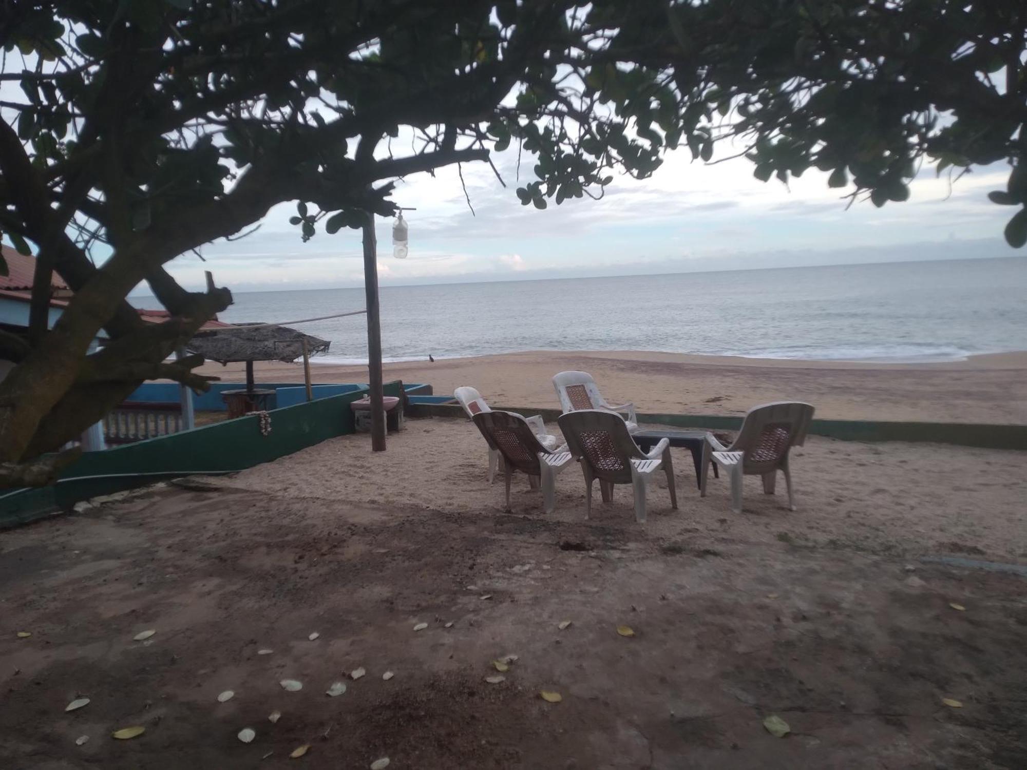Happy Beach Safari Retreat Хамбантота Номер фото